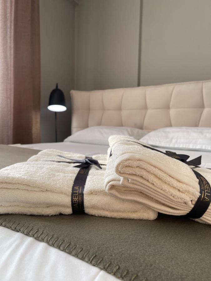 Square Inn Modern Studio City Center ติรานา ภายนอก รูปภาพ